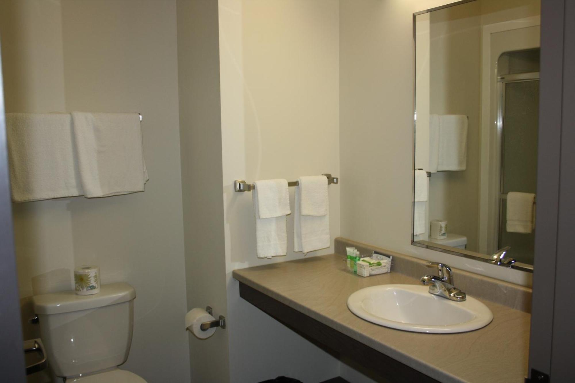 Crossroads Inn & Suites Paradise Chambre photo