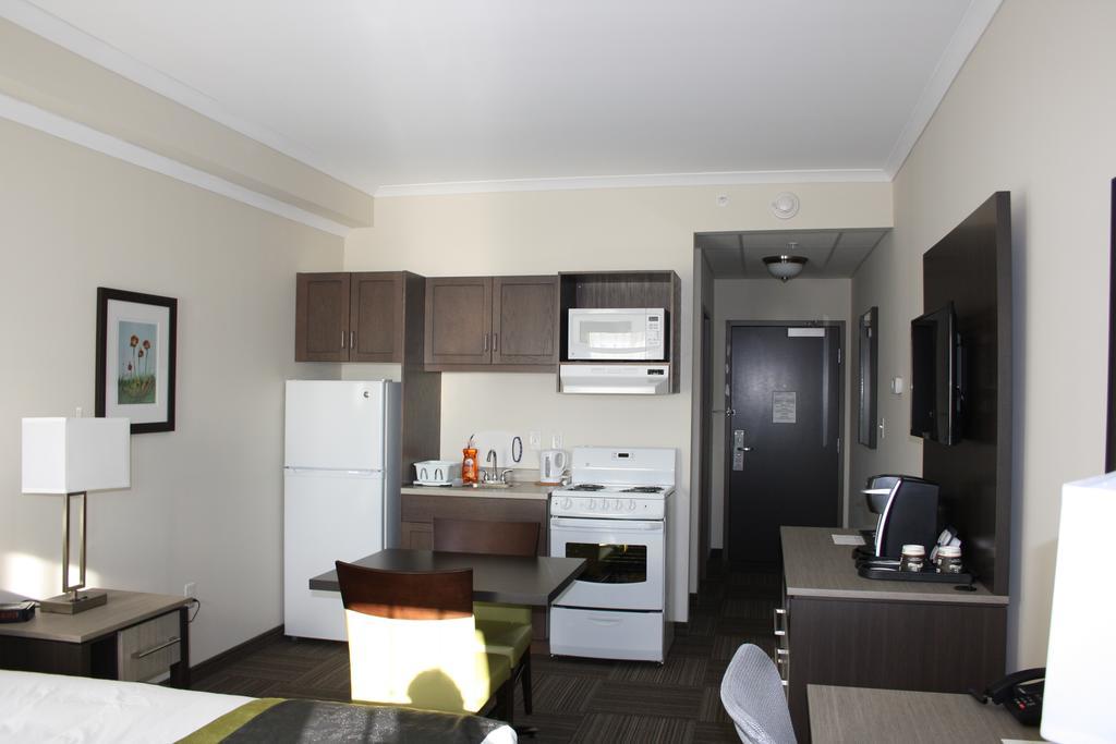 Crossroads Inn & Suites Paradise Extérieur photo